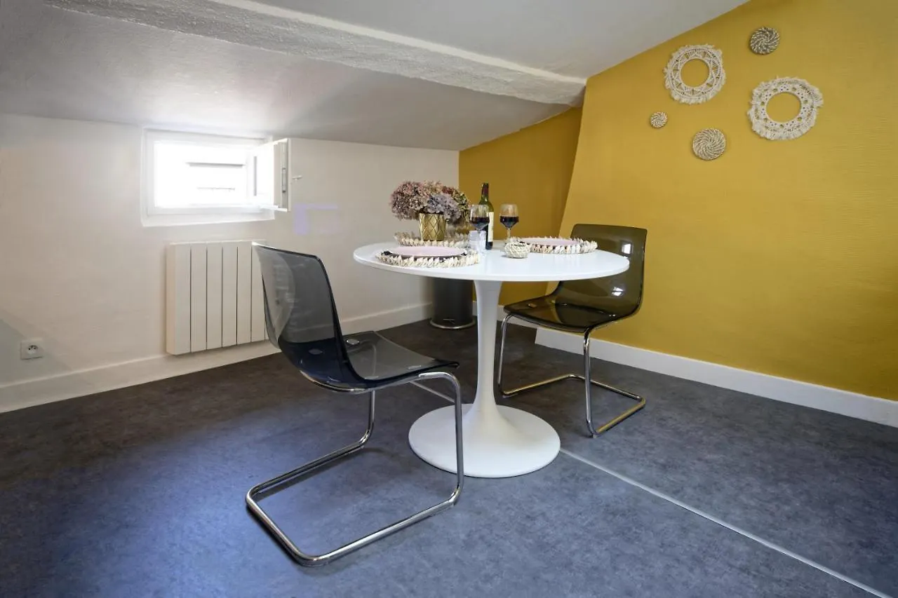 Appartement #Studio La Ruche#Mansardé/ Hyper-Centre/Face au Tram à Clermont-Ferrand
